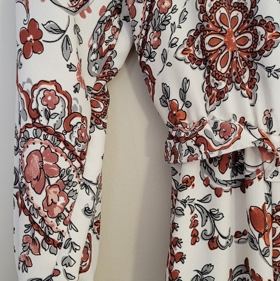 Banana Republic Petite Peasant Midi Dress, 00, XXS. Floral Pattern - Picture 5 of 6